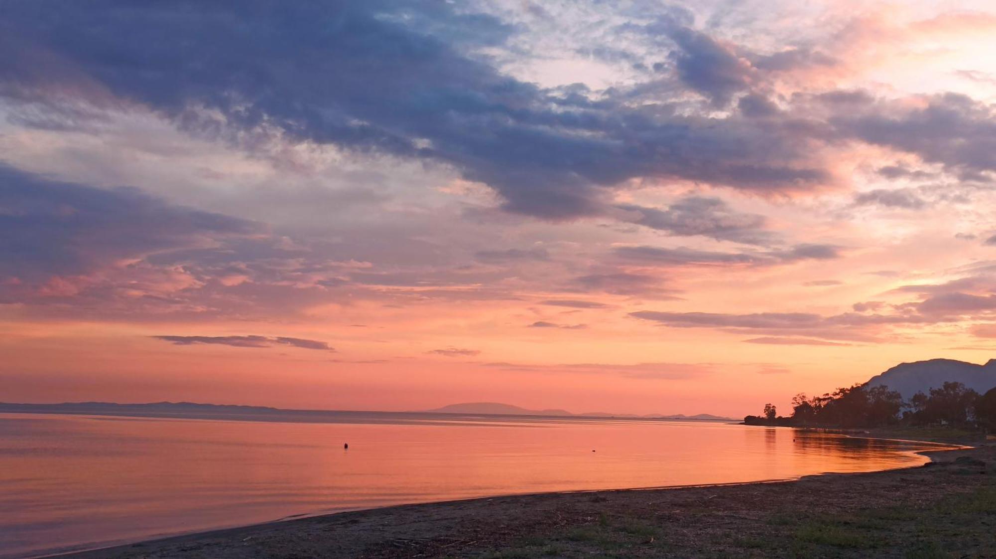 Nafpaktos Cottage By The Sea For Travelers And Dreamers! Exterior foto